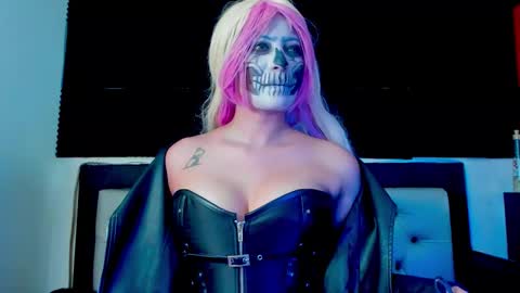 Lore Depp online show from October 31, 3:52 am