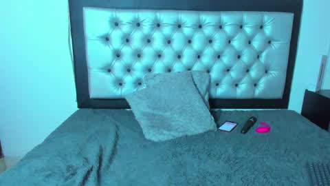 Lore Depp online show from March 8, 5:47 am