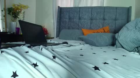 LORELAH online show from December 22, 9:45 am