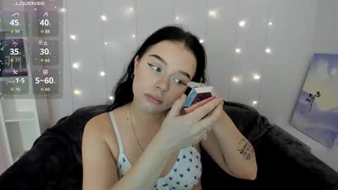 Lori online show from November 5, 2:28 am