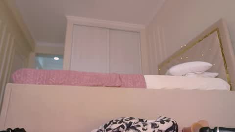 Leyla  online show from October 3, 7:46 am