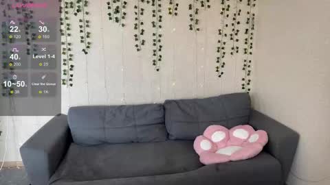 lorilorilorilori online show from October 10, 7:35 am