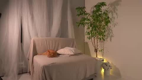 Lorrie online show from November 24, 11:23 am