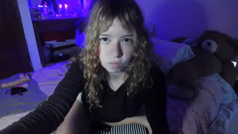 nefisa nef online show from December 13, 8:15 pm