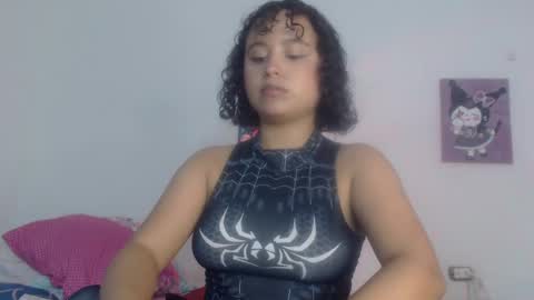 lou_cuteee online show from February 16, 3:15 am