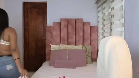  Lou Rosse  online show from February 26, 8:24 pm