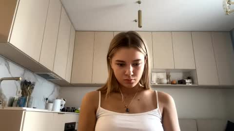 Eliza online show from April 12, 5:43 am