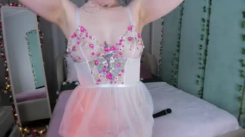 Lola online show from February 11, 1:10 am