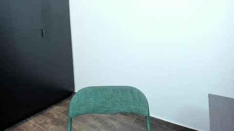 Kristen LoveBerry online show from April 16, 9:39 pm