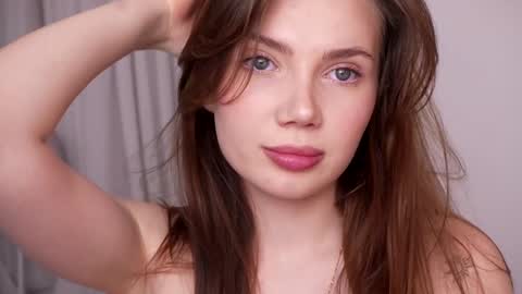 Sofi   online show from January 27, 9:11 pm