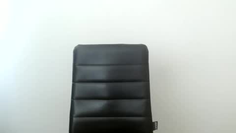 Vivian online show from March 18, 1:27 pm