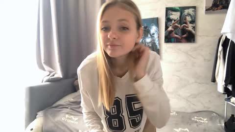 Ella online show from October 12, 7:22 am