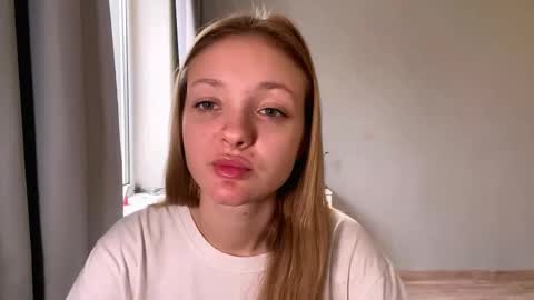 Ella online show from December 2, 6:48 am