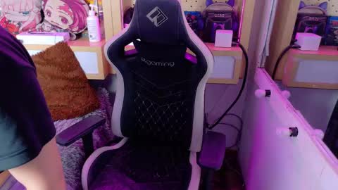 Chloe online show from September 20, 2:26 pm