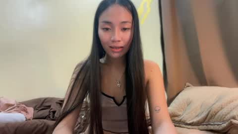 lovely_leah23 online show from May 29, 9:46 pm