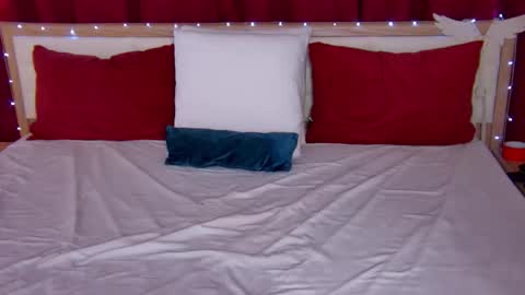 Caroline online show from September 27, 2:30 am