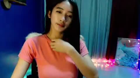 lovelypetite143 online show from April 16, 8:08 pm