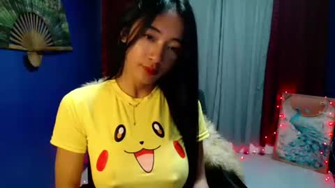 lovelypetite143 online show from February 11, 10:28 am