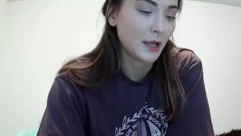 Queen Aria  online show from November 6, 7:53 pm