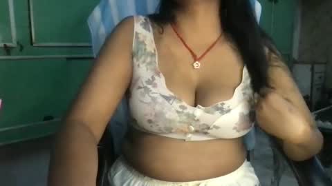 lovelyrose36 online show from June 4, 7:24 am