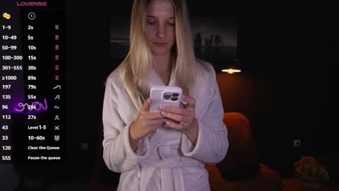 Anna online show from November 8, 10:09 am