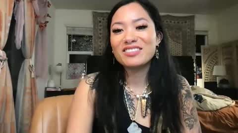 lovelyxmacii online show from December 23, 1:53 am