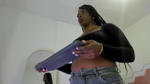 L O V E  online show from February 10, 12:08 pm