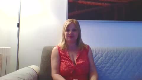 Marlyn online show from October 1, 8:14 pm