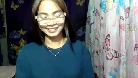loving_rhean online show from June 12, 12:13 pm