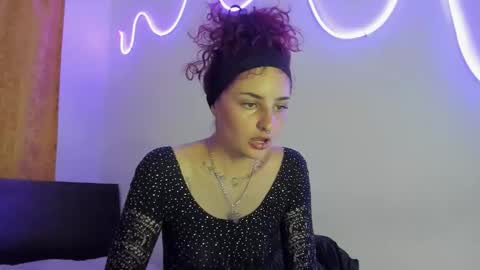 Jenn online show from January 8, 1:09 am