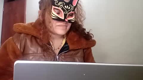 luanapowerful online show from February 3, 5:51 am