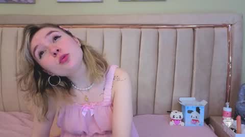 lucia_copper online show from October 29, 2:53 pm