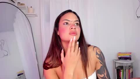 Lucia online show from February 21, 4:05 pm