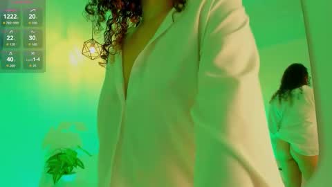 lucia_mendoza_ online show from September 23, 5:27 am