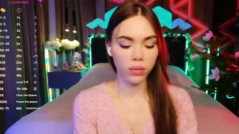 MimiFors online show from October 16, 7:38 pm