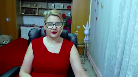 Lucille Fenly online show from January 13, 5:44 pm