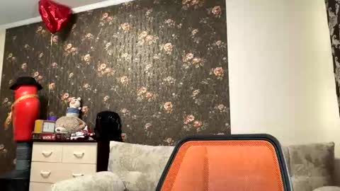 lucky_foryou_baby online show from April 8, 7:21 am