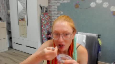 lucky_licky20 online show from October 20, 2:47 am