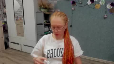 lucky_licky20 online show from December 20, 3:10 am