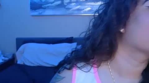 luckylee1992 online show from September 23, 11:36 pm