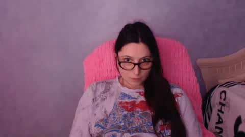 luckylinda23 online show from April 5, 6:07 pm