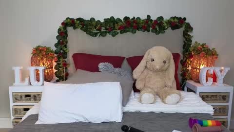 Lucy online show from March 9, 12:20 pm