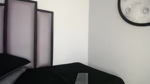   online show from October 4, 5:57 am