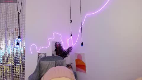 Lucy online show from November 20, 1:56 pm