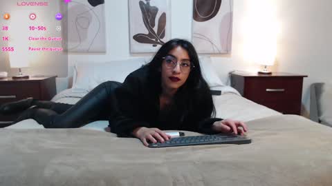 Luciana online show from February 3, 1:30 am