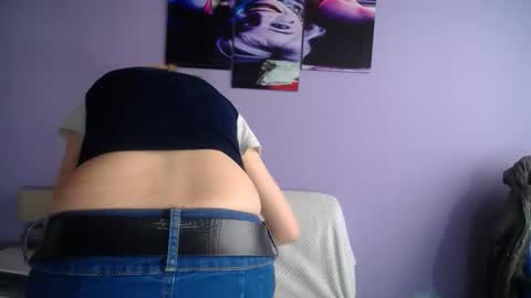  SleepyAbuela online show from April 17, 1:24 pm