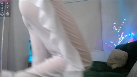 lucy online show from March 8, 3:32 am