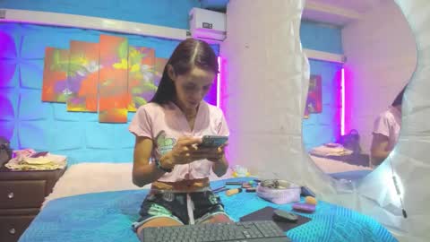 Lucy unlimit come back here  online show from February 14, 5:31 am