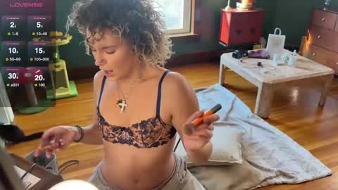 lucydreamsbaby online show from January 28, 8:58 pm