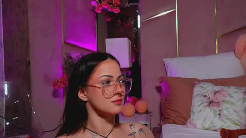 Lucy Lexton online show from April 7, 2:57 am